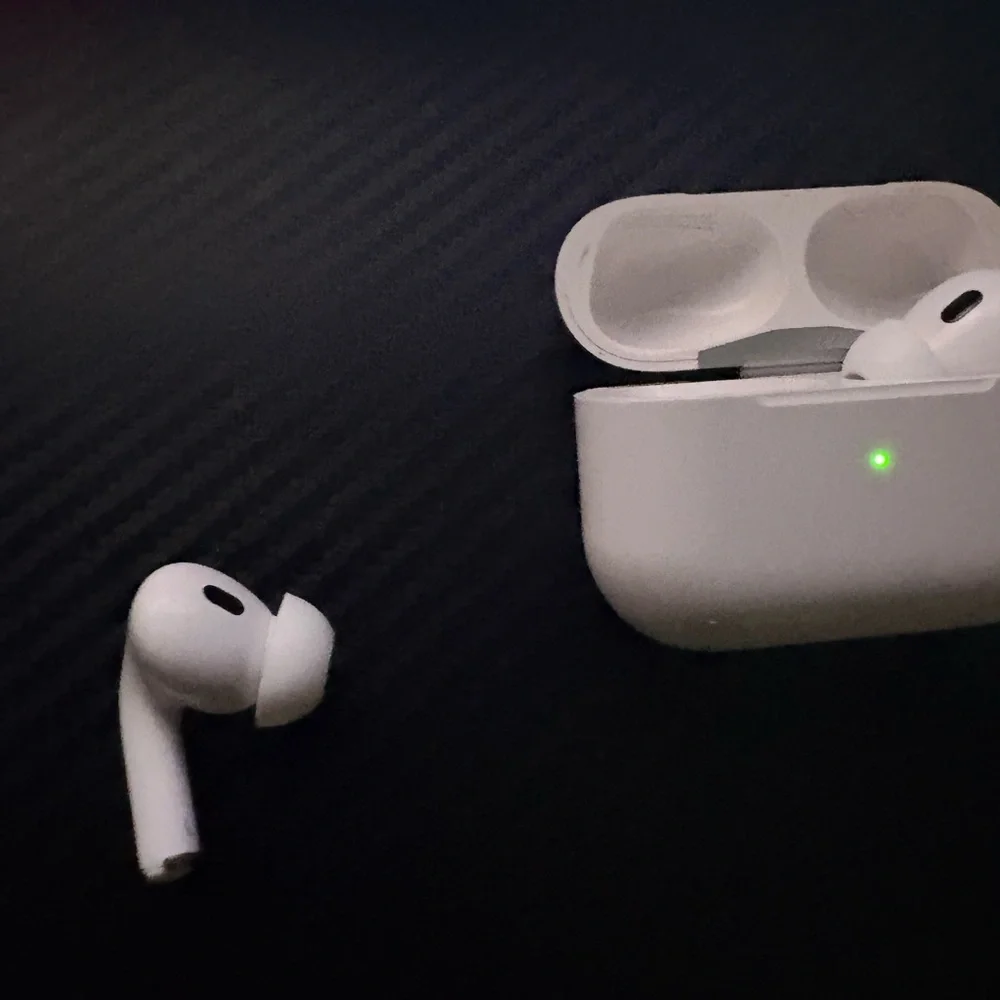 Apple White Wireless Earbuds Case